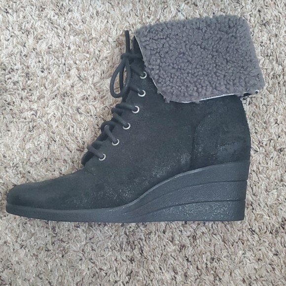 Ugg Zea Cold Weather Boots Size 9 - Picture 4 of 12